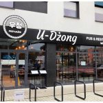 Witryna restauracji U-Dżong