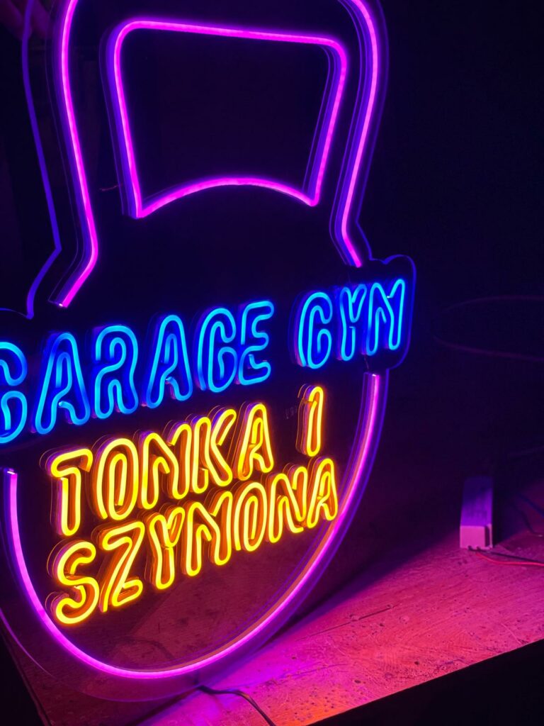 Logo w formie neonu LED