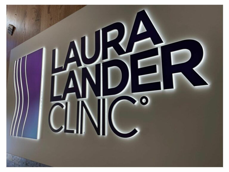 Podświetlany kaseton Laura Lander Clinic