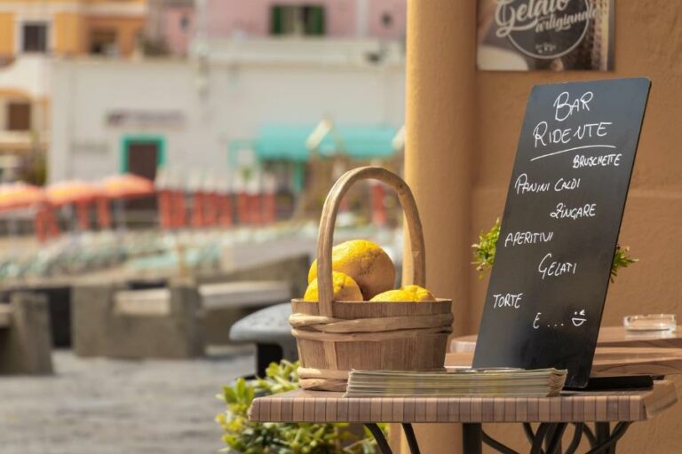 jak reklamować lokal gastronomiczny latem
